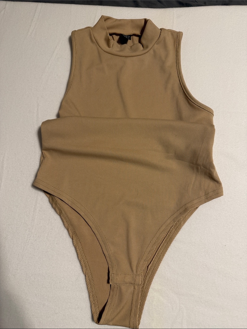 SHEIN Tan Ribbed Sleeveless Mock Neck Kids One-Piece Bodysuit-s8